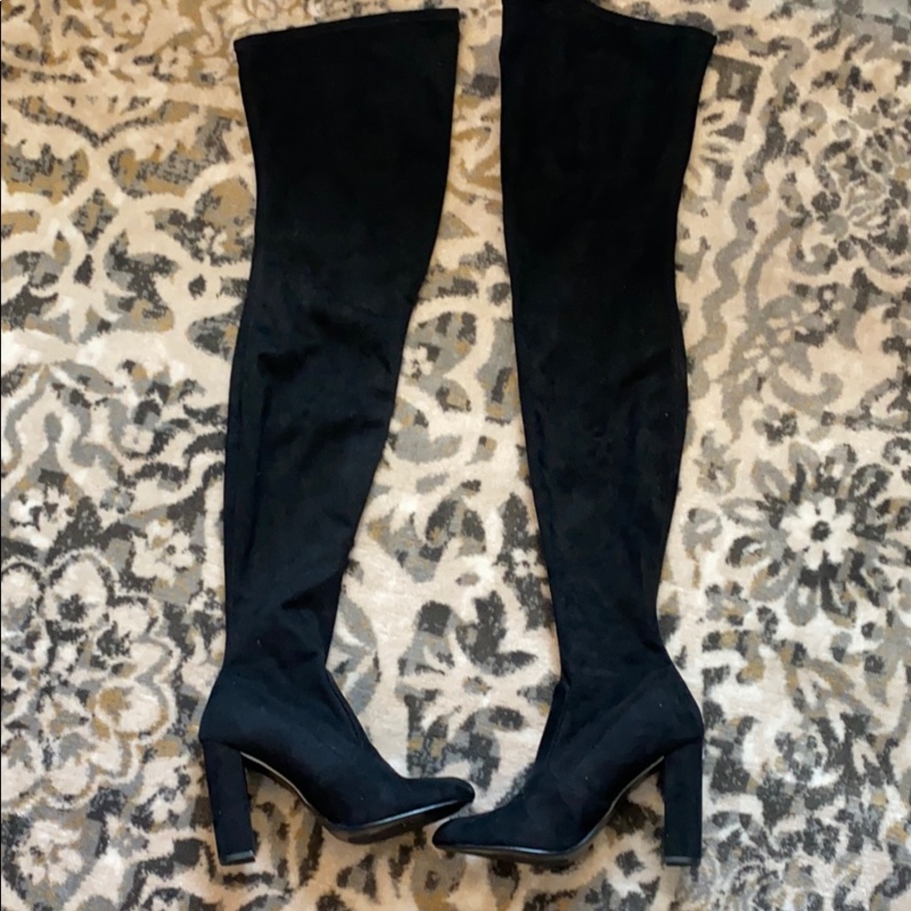 Black knee high Ezra boot